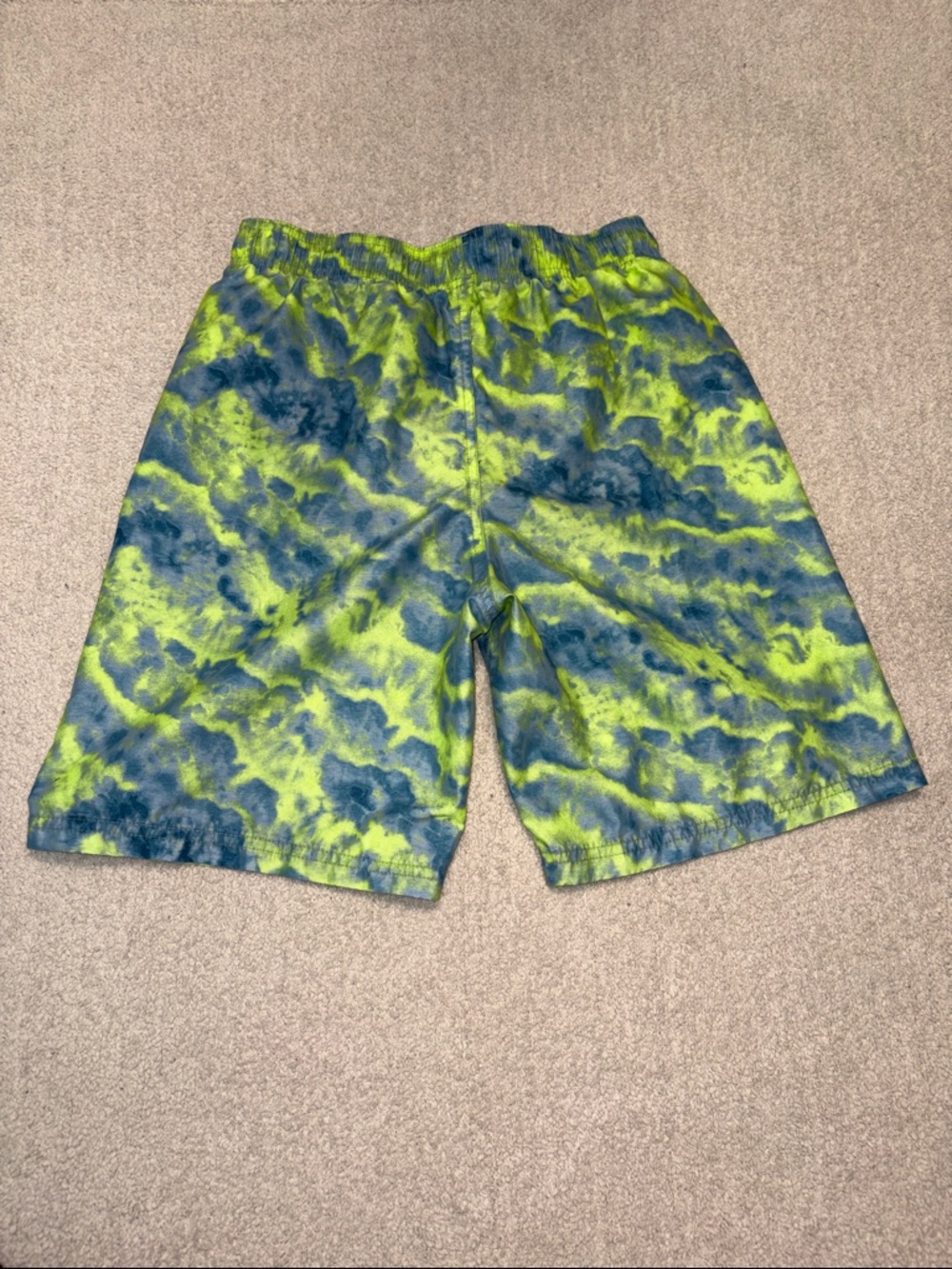 Under Armour Boys Swim Trunks - Size Youth XL - Teal/Yellow Camo - Picture 4 of 4